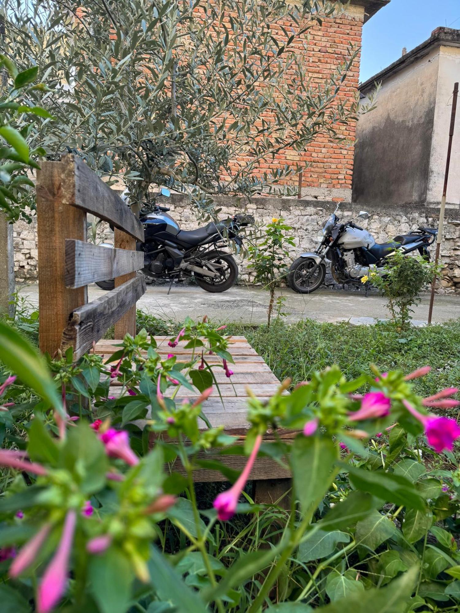 Ardjon House Berat Exterior foto